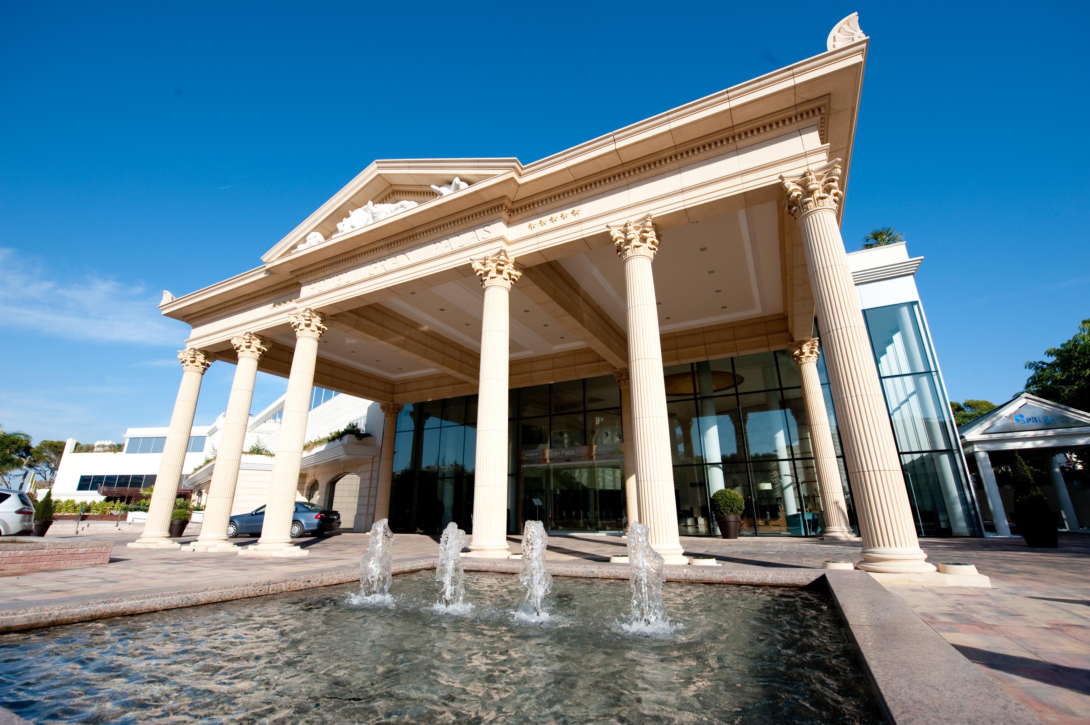 לה פינדה Gran Palas Hotel - Spa Incluido מראה חיצוני תמונה The main entrance of the hotel