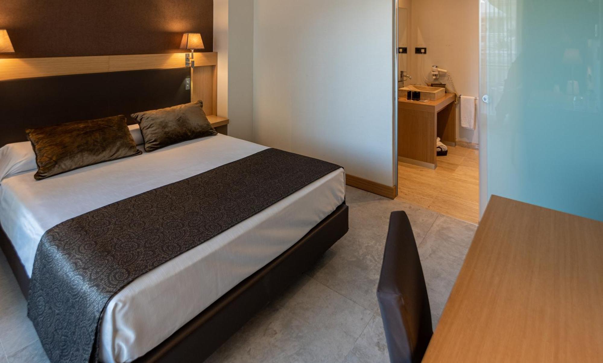 לה פינדה Gran Palas Hotel - Spa Incluido מראה חיצוני תמונה A room at the hotel