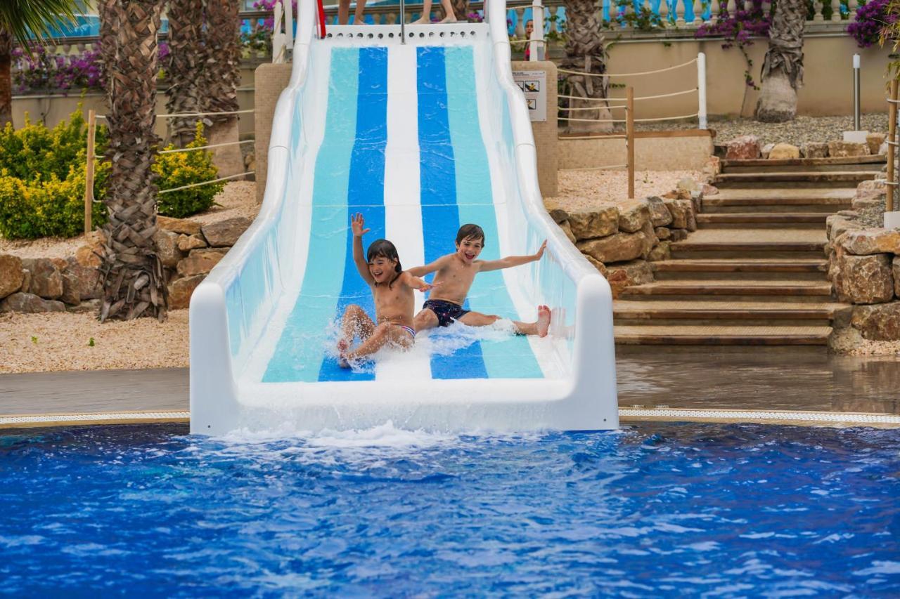 לה פינדה Gran Palas Hotel - Spa Incluido מראה חיצוני תמונה Water slide
