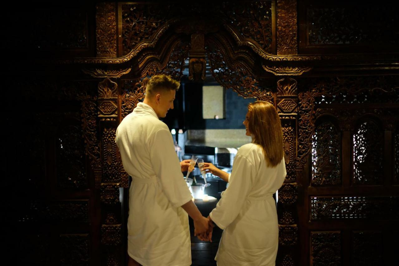 לה פינדה Gran Palas Hotel - Spa Incluido מראה חיצוני תמונה Guests at the spa