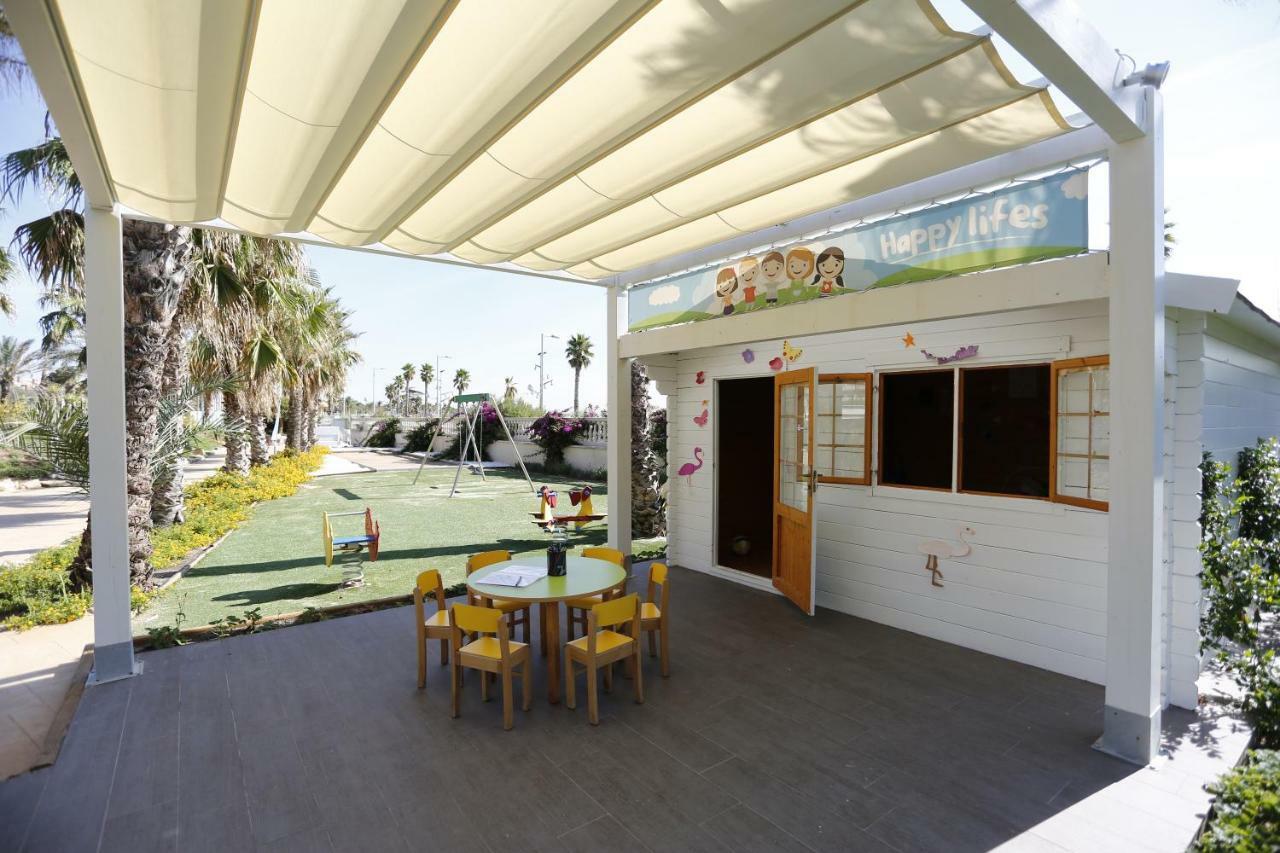 לה פינדה Gran Palas Hotel - Spa Incluido מראה חיצוני תמונה The school's playground
